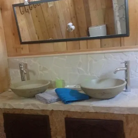 Le Clos Des Olivettes Bed & Breakfast