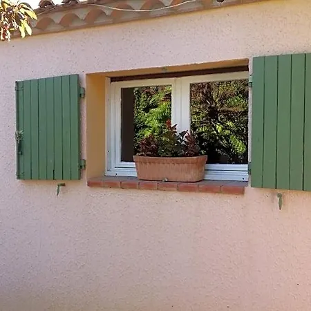 Le Clos Des Olivettes فندق مبيت وإفطار