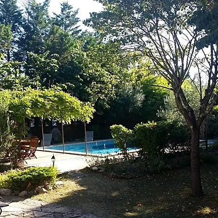 Le Clos Des Olivettes فندق مبيت وإفطار