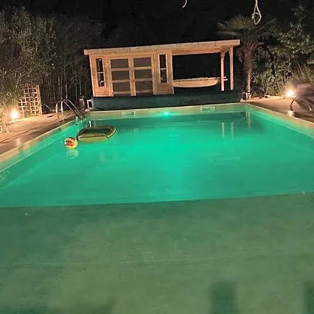 Le Clos Des Olivettes فندق مبيت وإفطار 3*